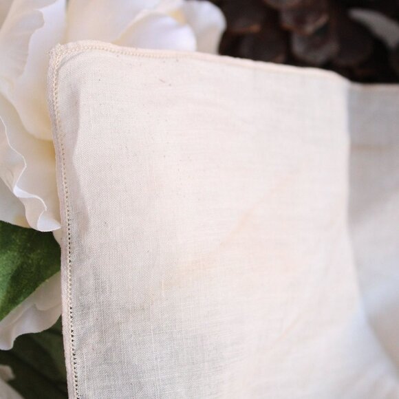 Vintage 1930s Handkerchief, Hand Plant Dyed Vintage Hankie in Mottled Dusty Pink - Picture 5 of 10